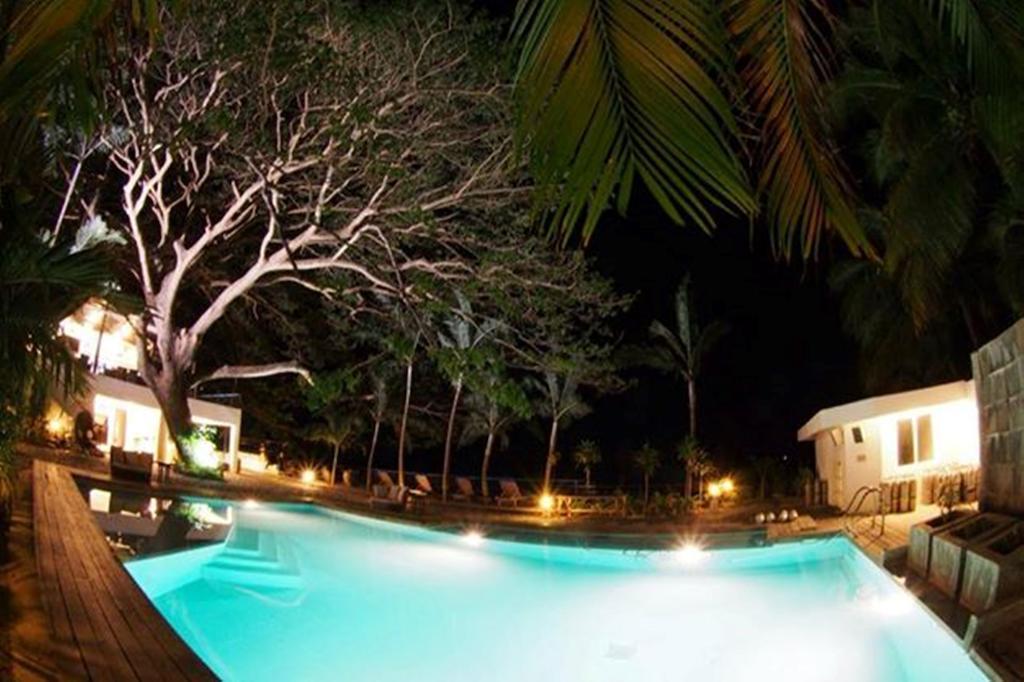 Acacia Resort And Dive Center Batangas Exterior photo